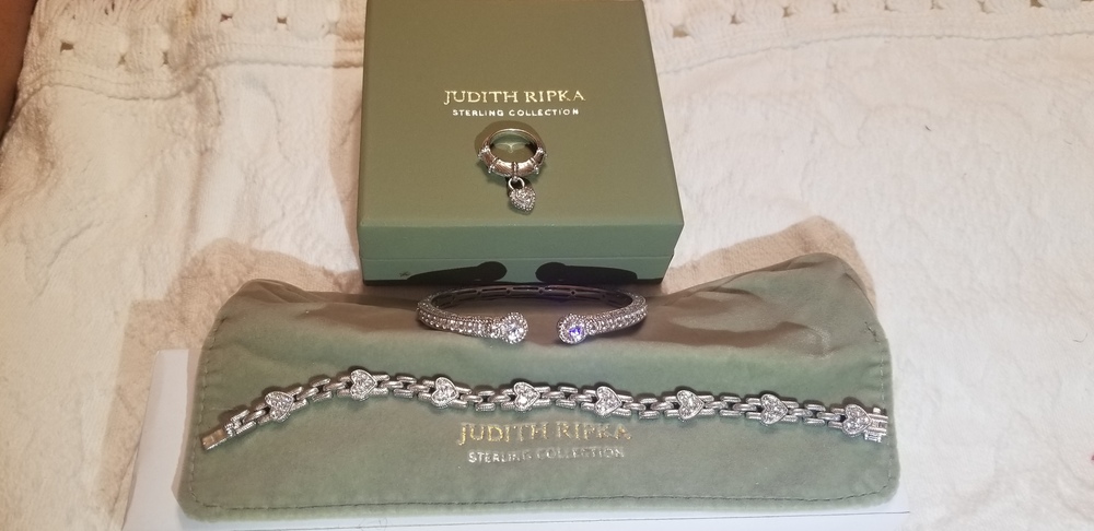 🤑SOLD🤑 Judith Ripka 8 Hearts Bracelet